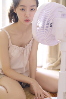 善良年轻漂亮岳每3