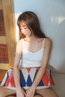 女生裙子里面到底穿了啥